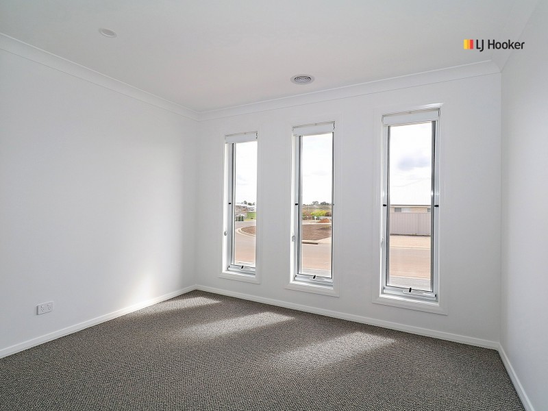 77 Jumbuck Drive, Gobbagombalin NSW 2650