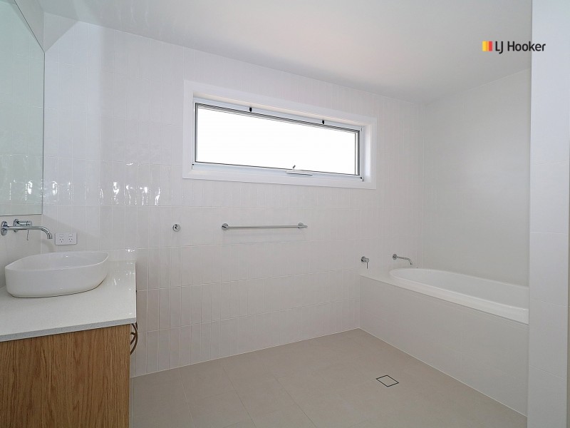 77 Jumbuck Drive, Gobbagombalin NSW 2650