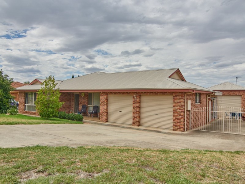 18 Lamilla Street, Glenfield Park NSW 2650