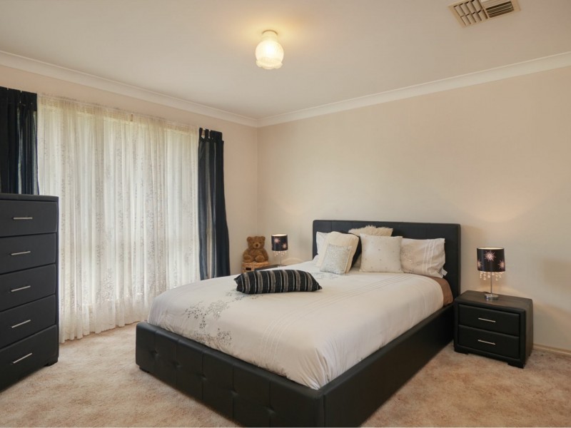 18 Lamilla Street, Glenfield Park NSW 2650