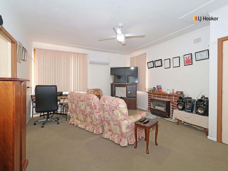 3 Phillip Avenue, Mount Austin NSW 2650