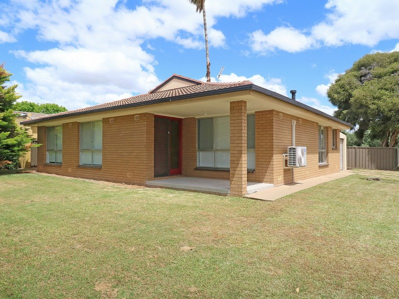 468 Lake Albert Road, Lake Albert NSW 2650
