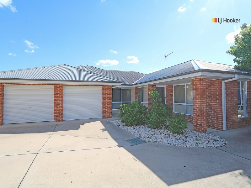2/8 Osterley Street, Bourkelands NSW 2650