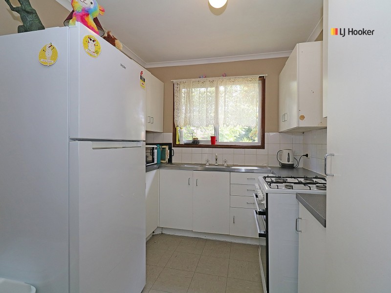 12 Dennis Crescent, Tolland NSW 2650