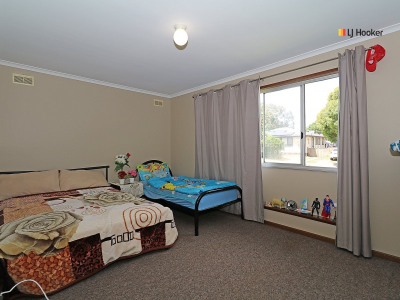 12 Dennis Crescent, Tolland NSW 2650