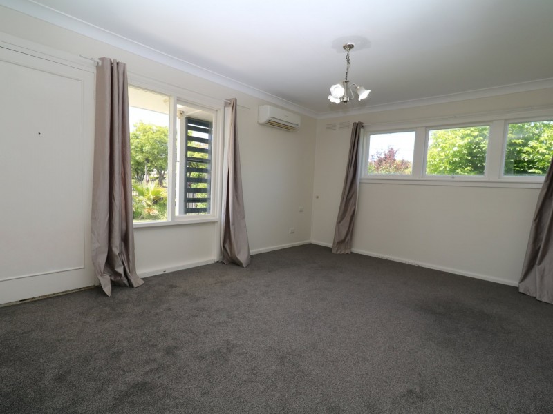 26 Mckell Avenue, Mount Austin NSW 2650