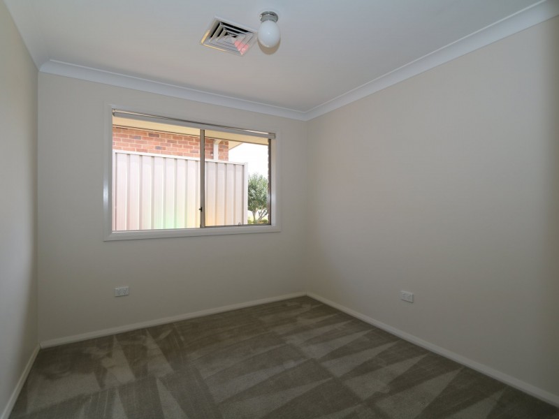 2/20 Wellington, Tatton NSW 2650