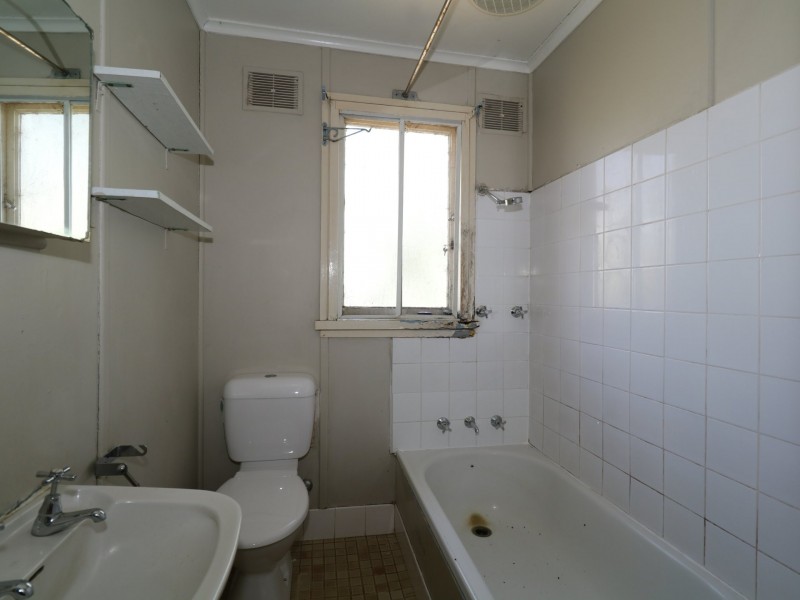 2 Immarna Place, Kooringal NSW 2650