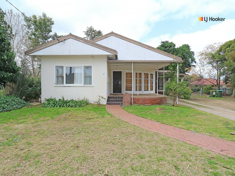 27 The Boulevarde, Kooringal NSW 2650