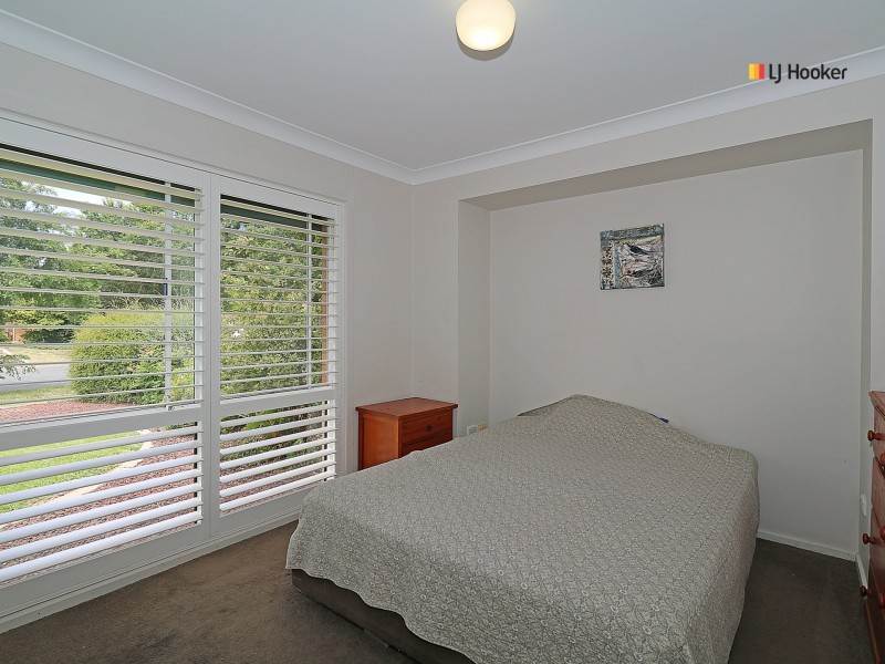 16 Jeeba Place, Glenfield Park NSW 2650