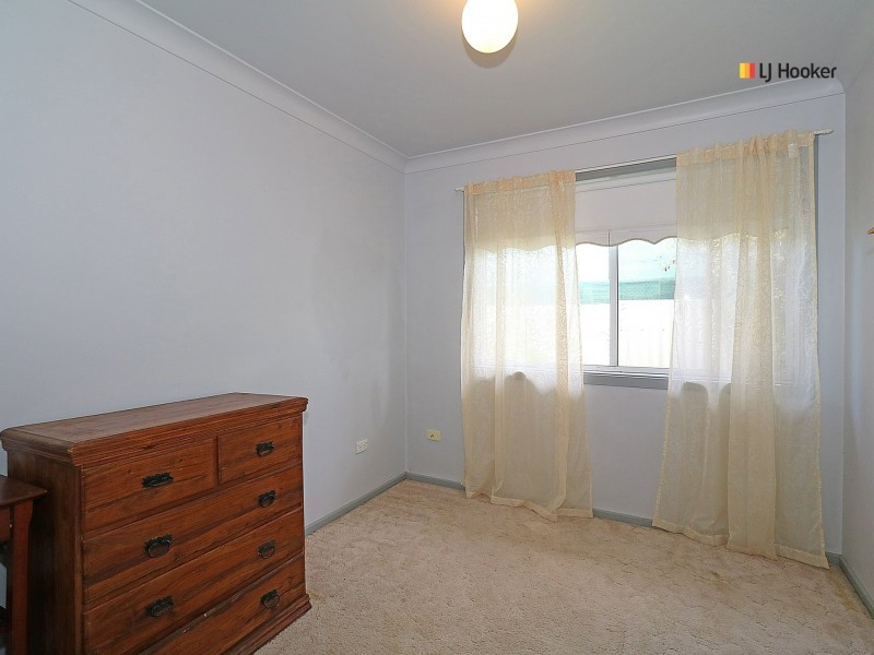 16 Jeeba Place, Glenfield Park NSW 2650