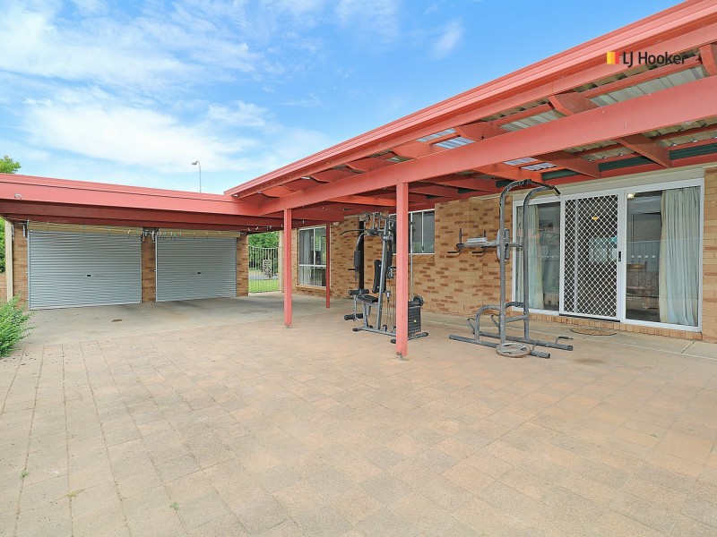 16 Jeeba Place, Glenfield Park NSW 2650