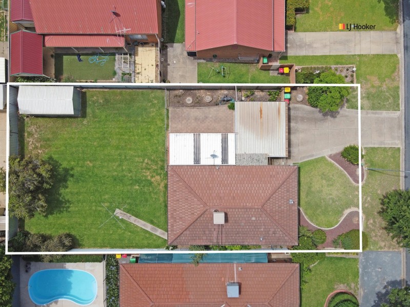 16 Jeeba Place, Glenfield Park NSW 2650