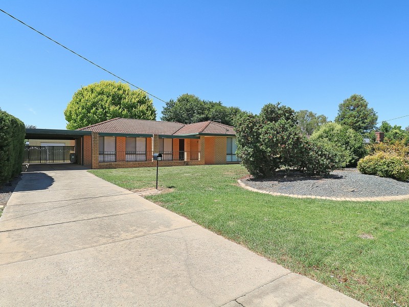 55 Brunskill Road, Lake Albert NSW 2650