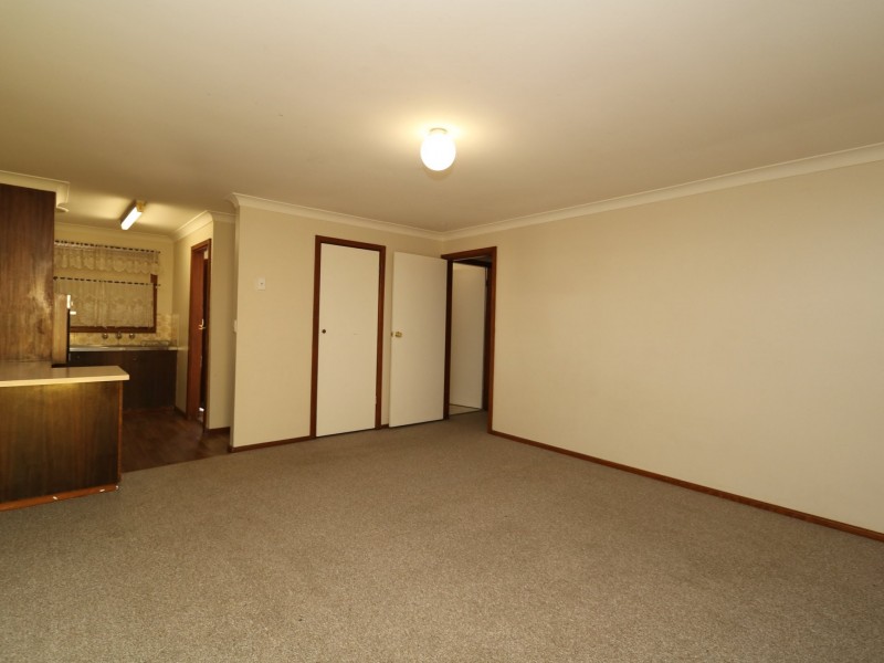2/2 Bavaria Street, Tolland NSW 2650