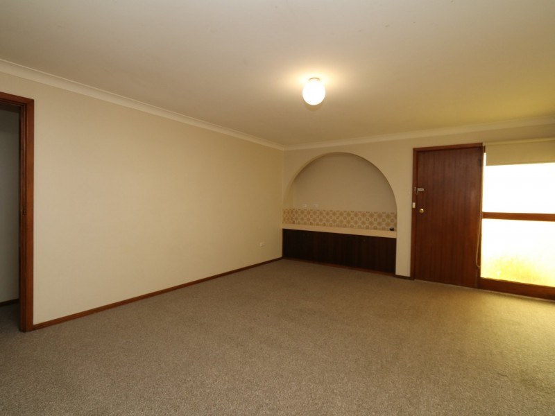 2/2 Bavaria Street, Tolland NSW 2650