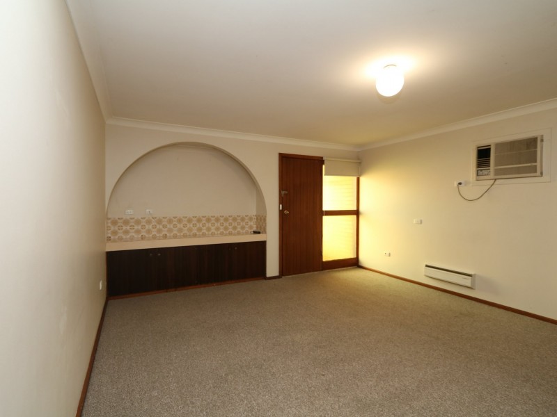 2/2 Bavaria Street, Tolland NSW 2650