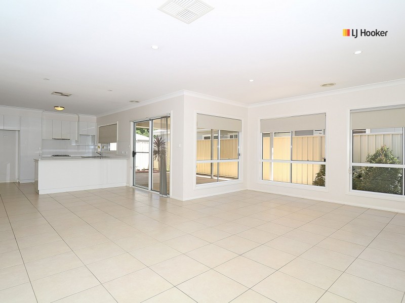 2/28A Darlow Street, Wagga Wagga NSW 2650