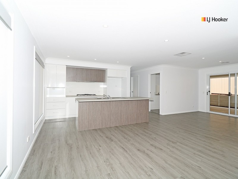 6 Fenner Drive, Lloyd NSW 2650