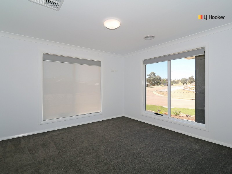 6 Fenner Drive, Lloyd NSW 2650