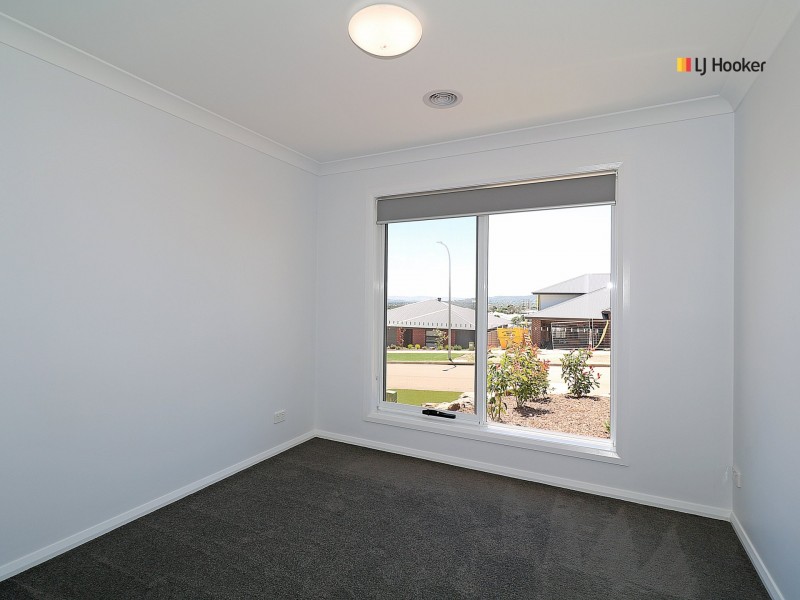 6 Fenner Drive, Lloyd NSW 2650