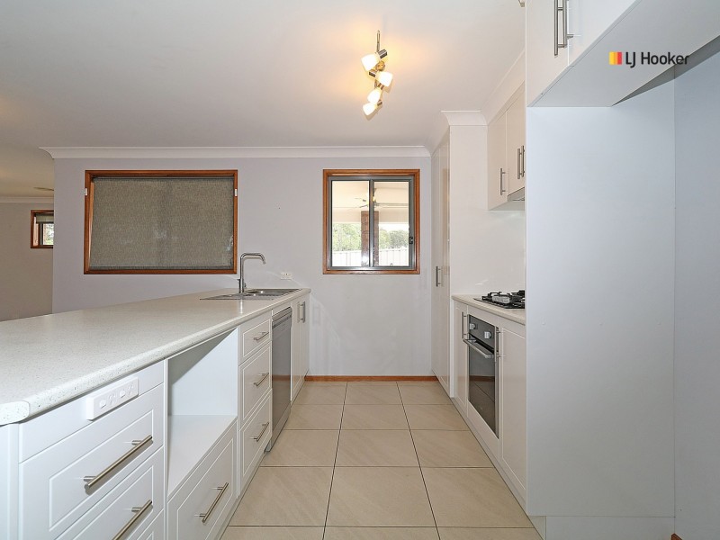 20 Maitland Drive, Estella NSW 2650