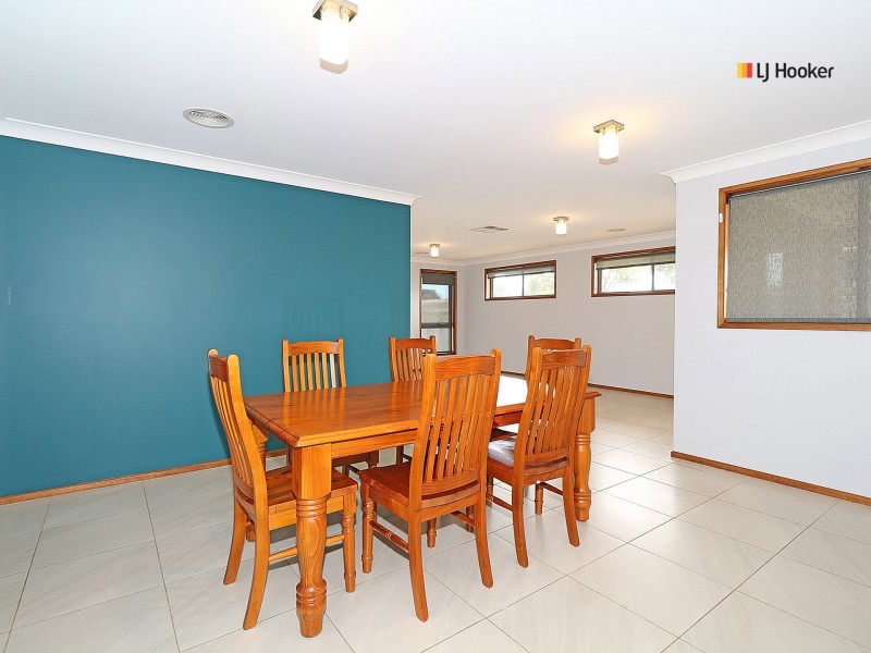 20 Maitland Drive, Estella NSW 2650