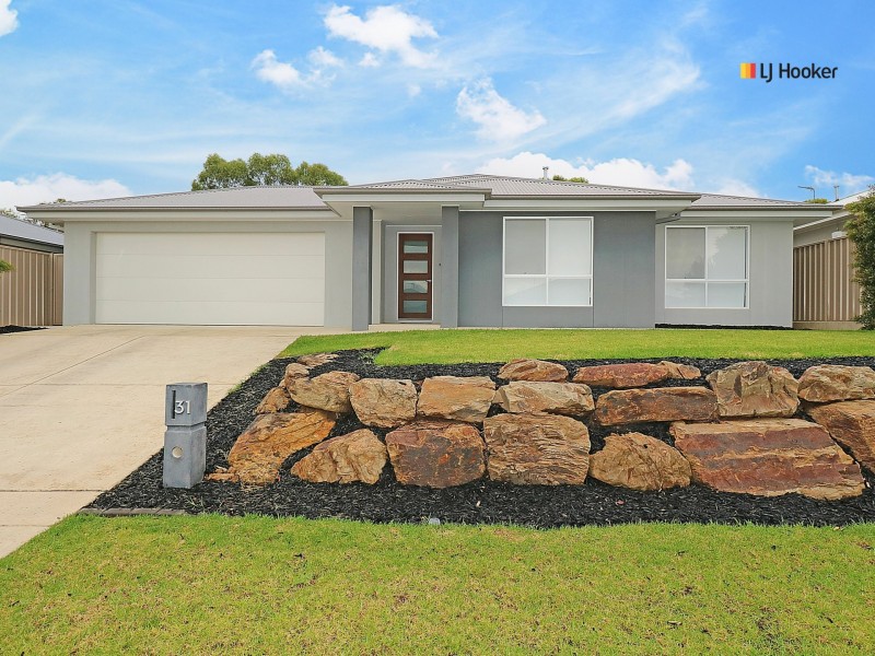 31 Strickland Drive, Boorooma NSW 2650