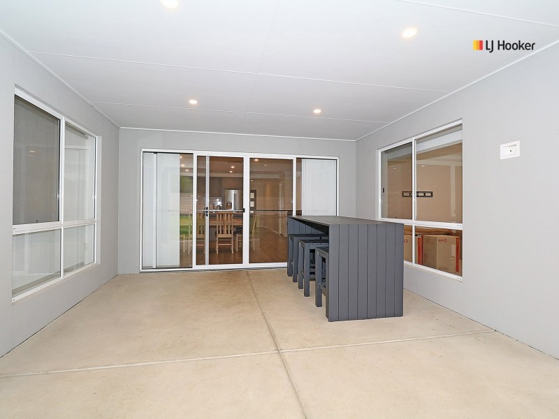 31 Strickland Drive, Boorooma NSW 2650