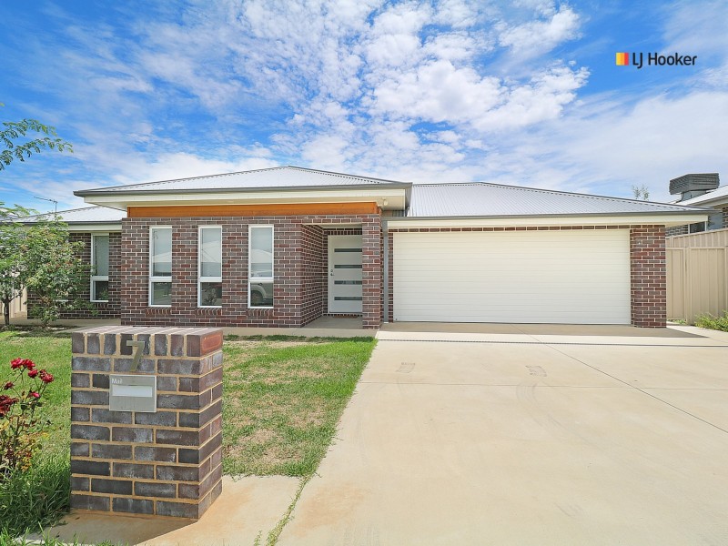7 Cunjegong Loop, Gobbagombalin NSW 2650