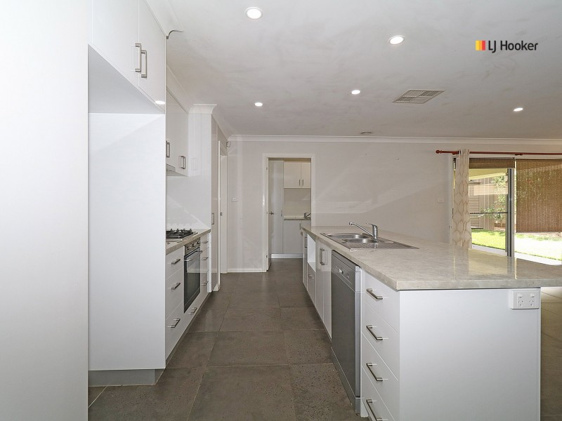 7 Cunjegong Loop, Gobbagombalin NSW 2650