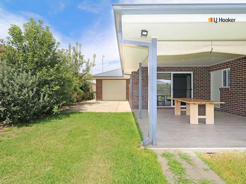 7 Cunjegong Loop, Gobbagombalin NSW 2650