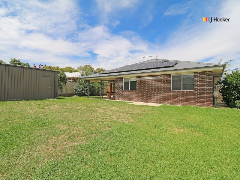 7 Cunjegong Loop, Gobbagombalin NSW 2650