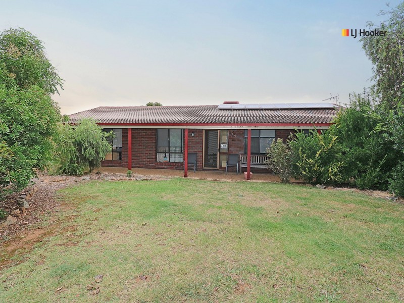 44 Pugsley Avenue, Estella NSW 2650