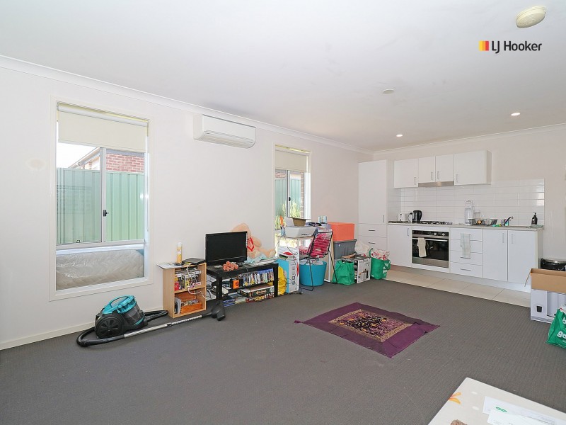 8 Paperbark Drive, Forest Hill NSW 2651