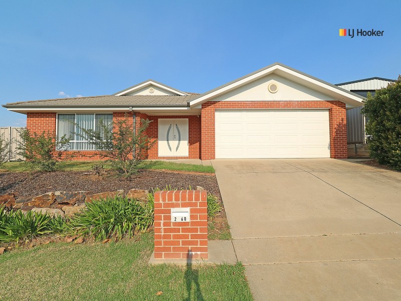 60 Yarrawah Crescent, Bourkelands NSW 2650