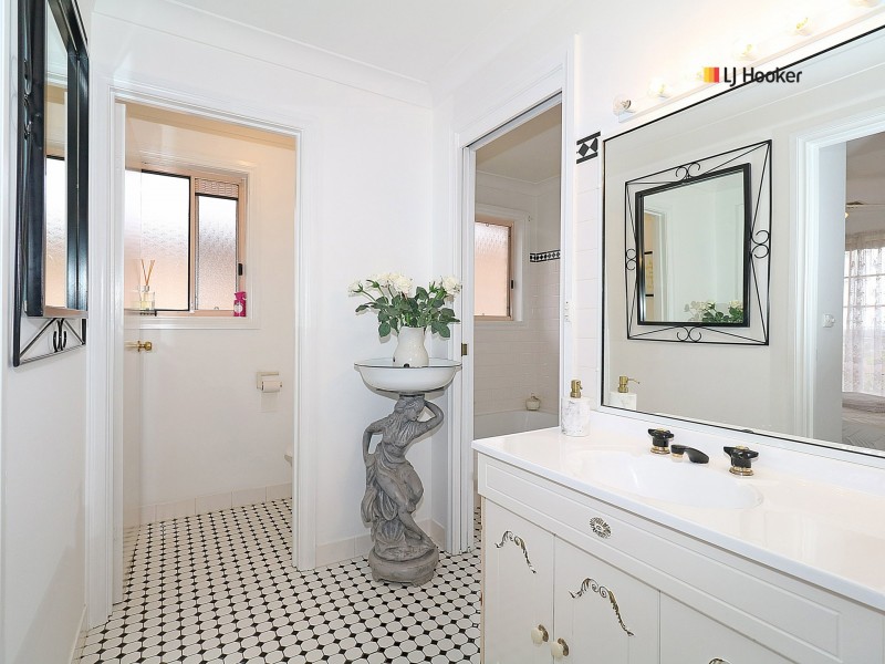 86 Amaroo Street, Kooringal NSW 2650