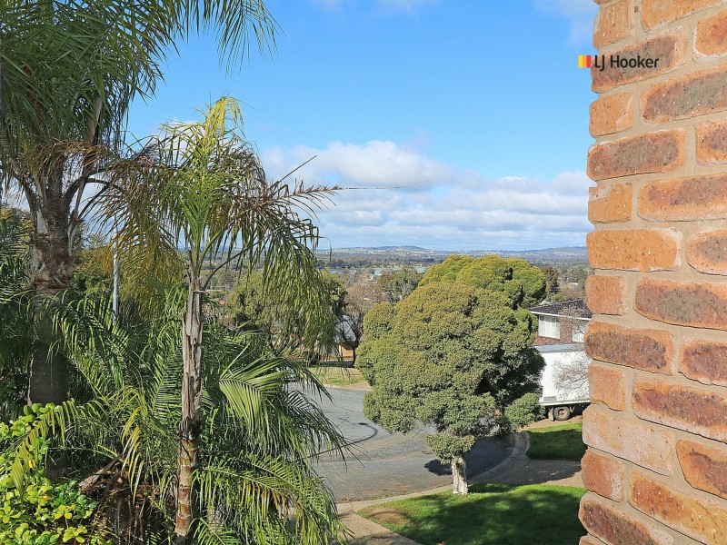 86 Amaroo Street, Kooringal NSW 2650