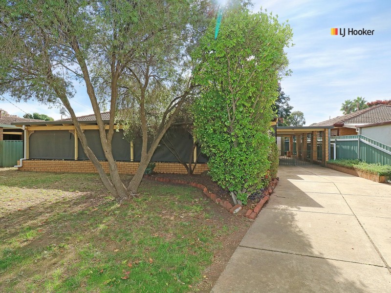 9 Gardenia Avenue, Lake Albert NSW 2650