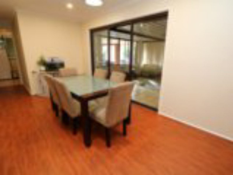 8 Horsley Street, Kooringal NSW 2650