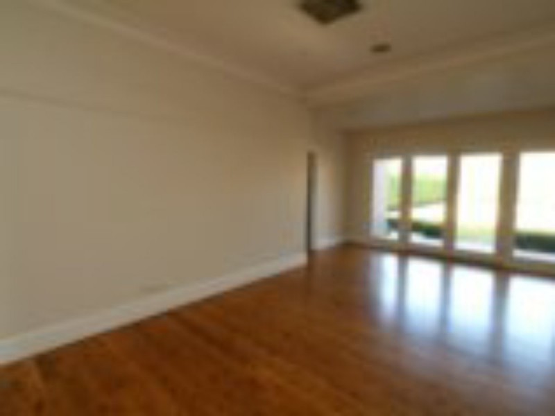 294 Edward Street, Wagga Wagga NSW 2650