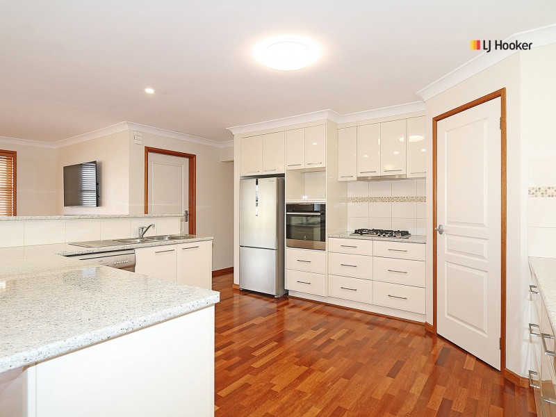 12 Tahara Cresent, Estella NSW 2650