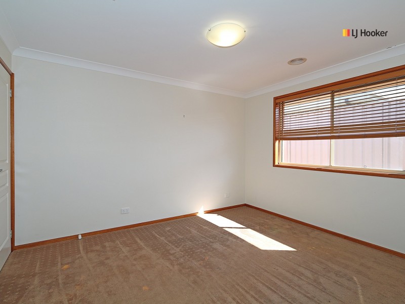 12 Tahara Cresent, Estella NSW 2650