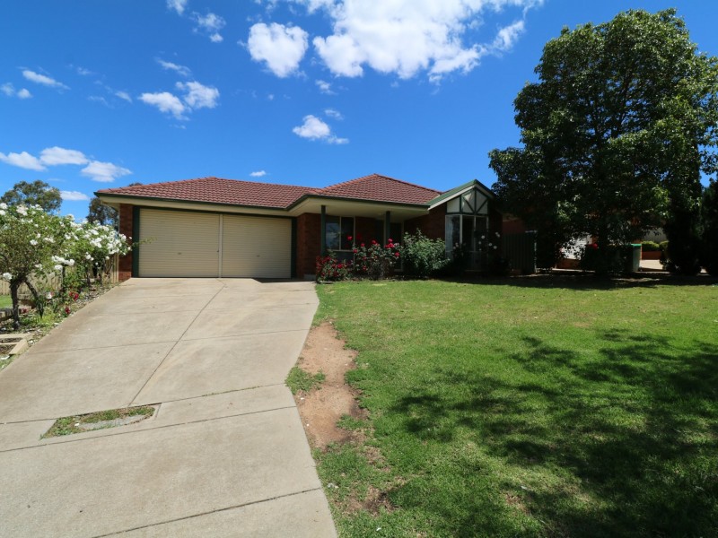 4 Mckeown Street, Estella NSW 2650