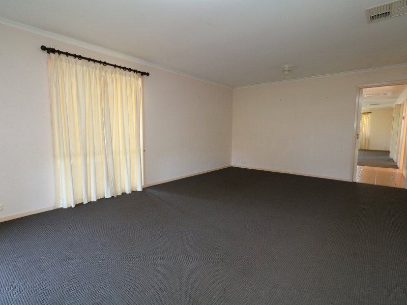 4 Mckeown Street, Estella NSW 2650