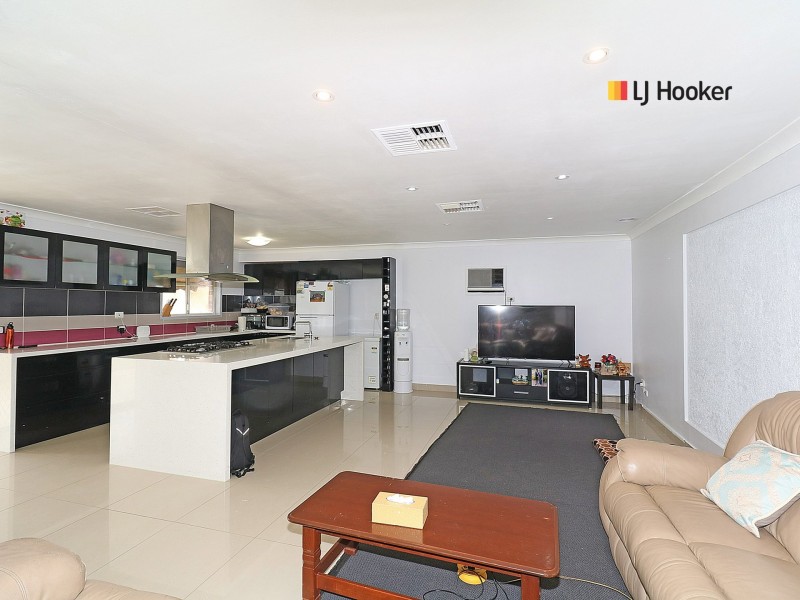 12 Kobi Place, Glenfield Park NSW 2650