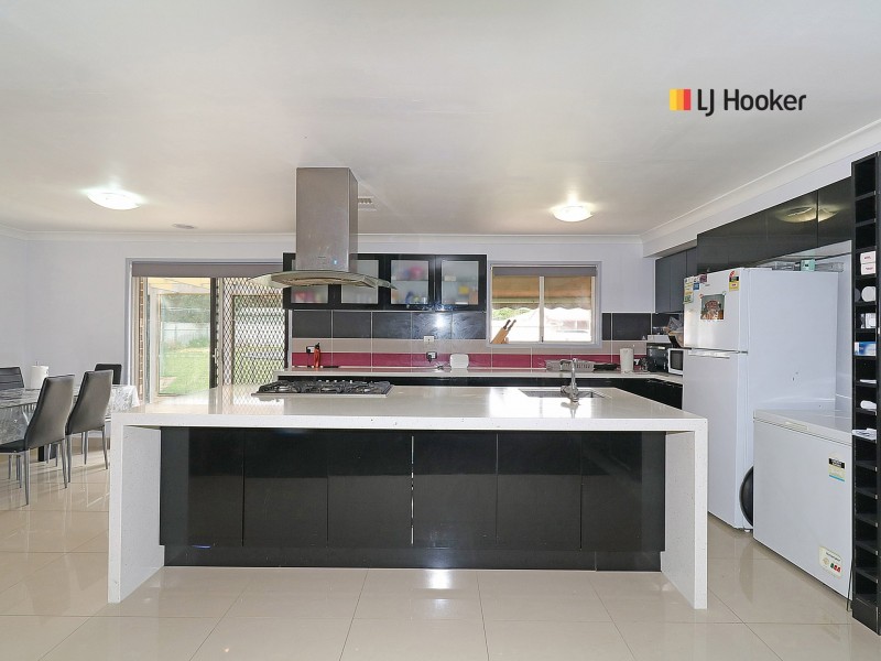 12 Kobi Place, Glenfield Park NSW 2650