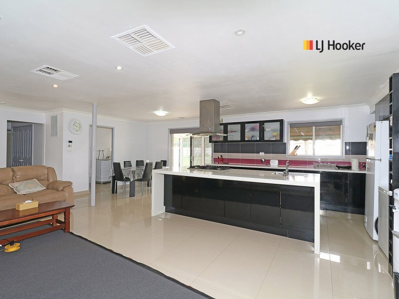 12 Kobi Place, Glenfield Park NSW 2650