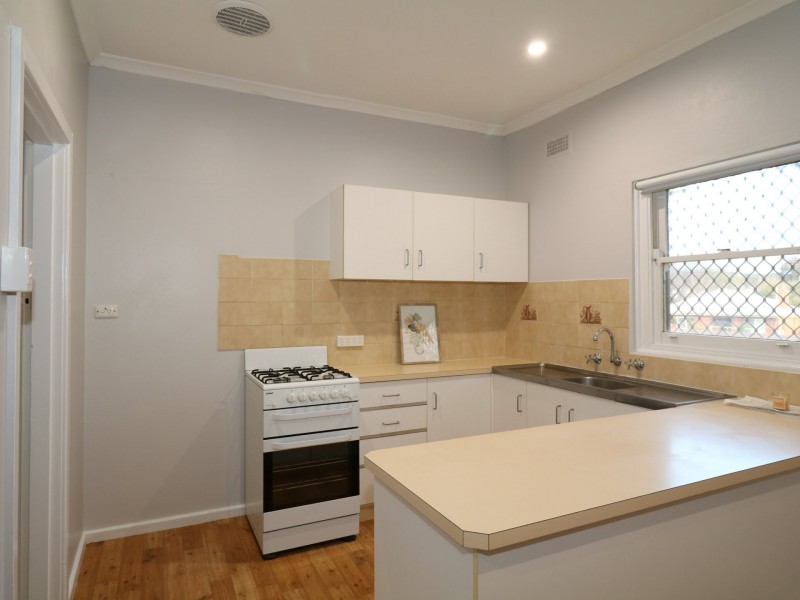 93 Fernleigh Road, Turvey Park NSW 2650