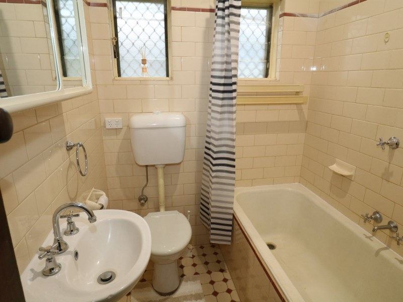 93 Fernleigh Road, Turvey Park NSW 2650